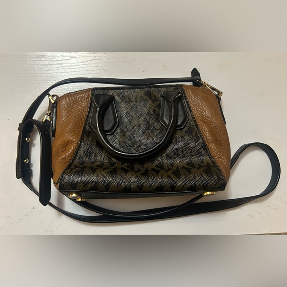 Michael Kors Black & Brown Logo Leather Ciara Satchel Crossbody
Handbag Purse - Picture 2 of 4